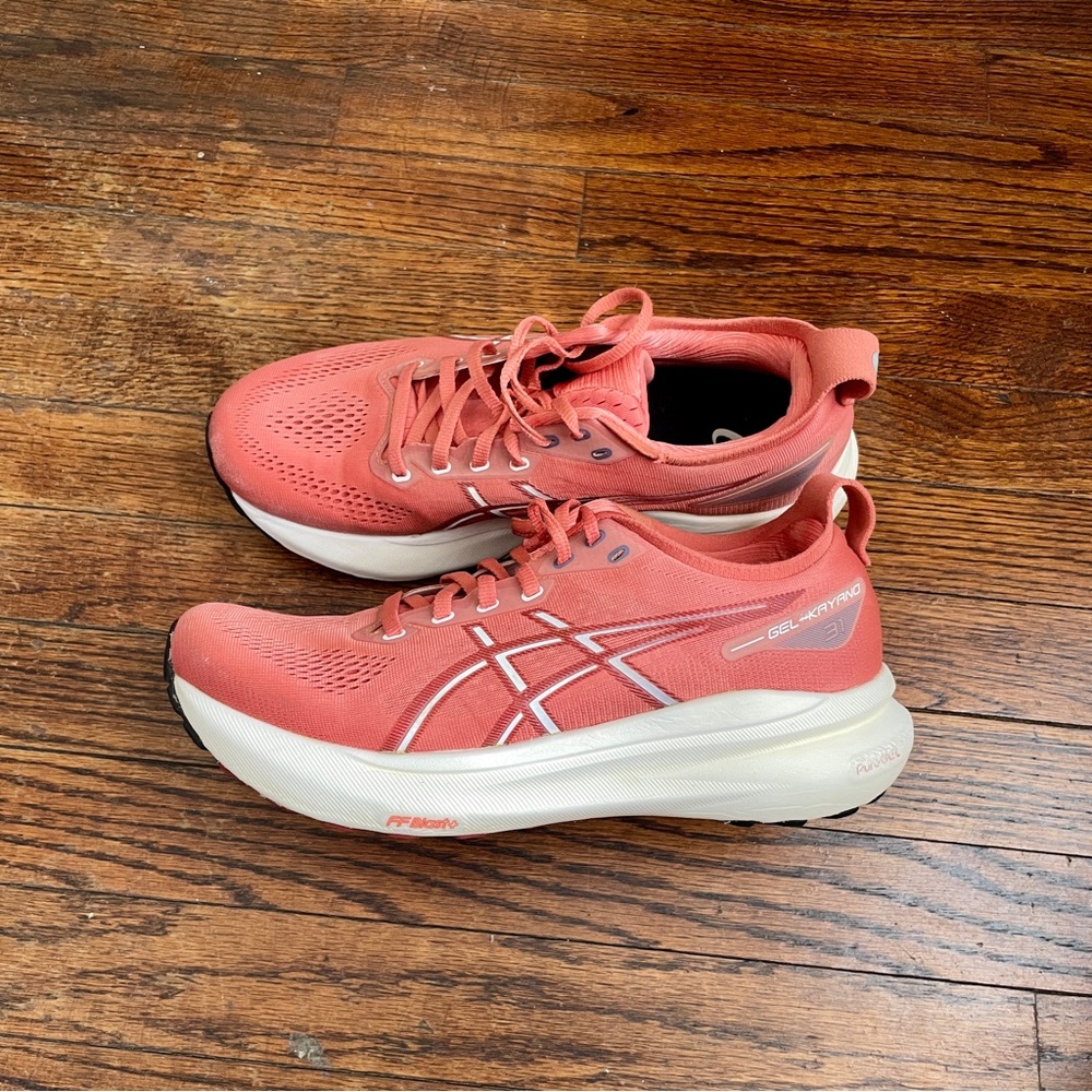 Asics Gel-Kayano 31 Pink running shoes